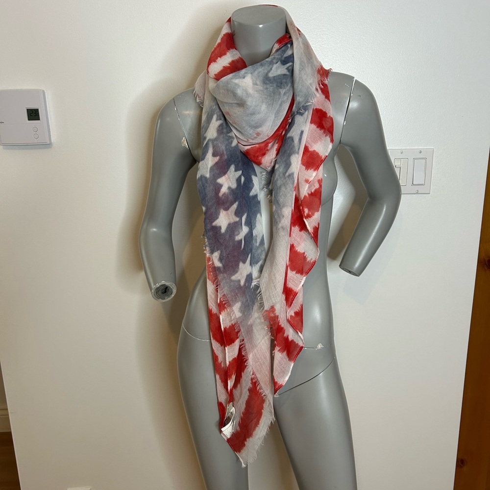 Gorgeous long rectangular American Flag Pattern Scarf❤️ - Picture 3 of 3